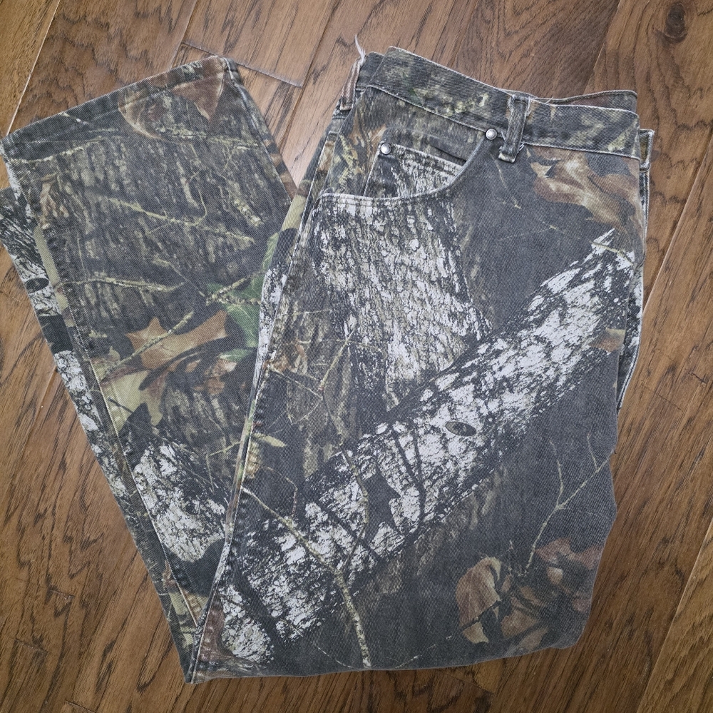 Camouflage Patterned Pants Wrangler Pro Gear sz 42 x 30